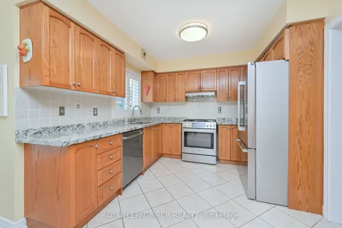 344 Landsbridge St, Caledon, ON L7E 2H6
