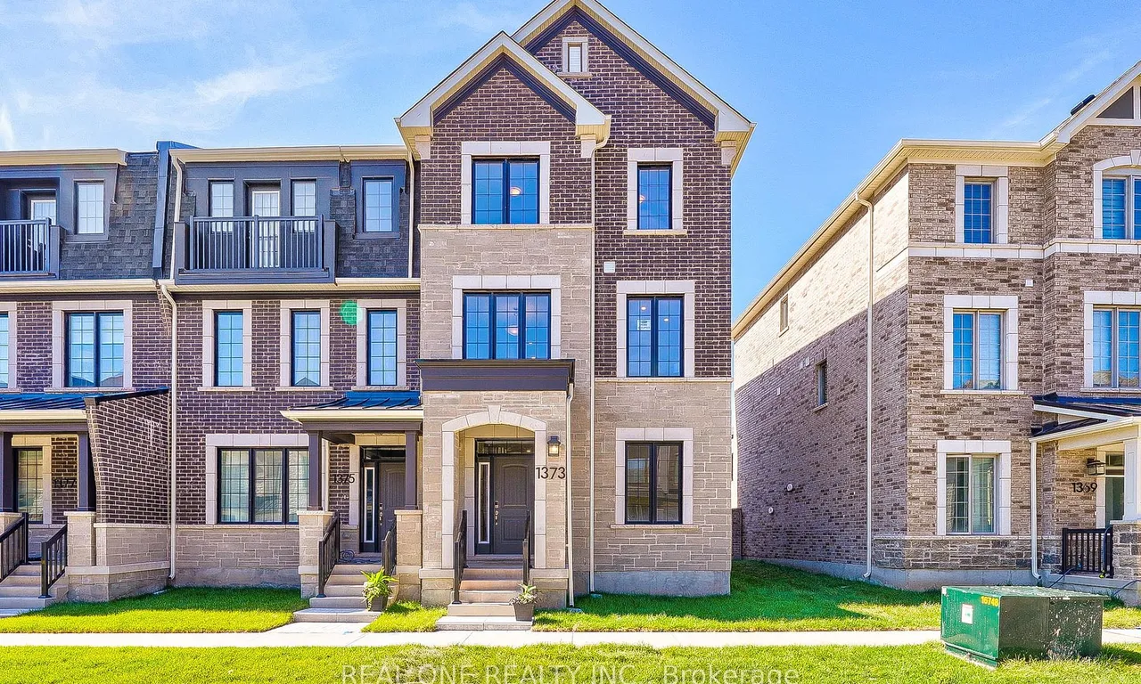 1373 Kobzar Dr, Oakville, ON L6M 5P2