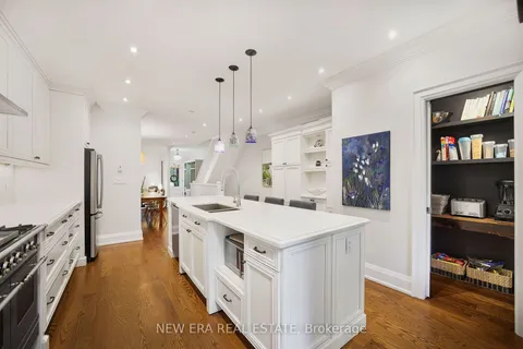 227 Oakmount Rd, Toronto, ON M6P 3K3