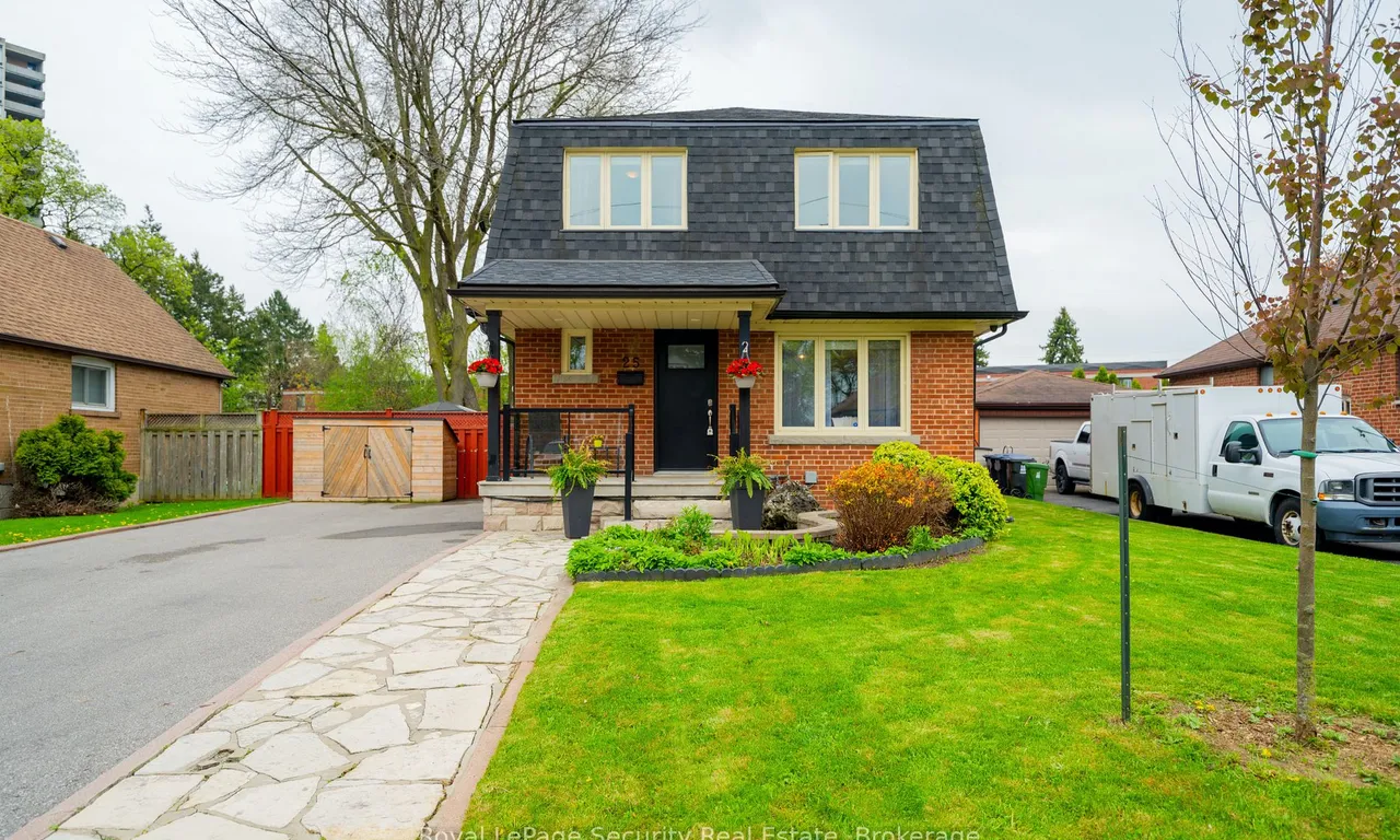 25 Parkchester Rd, Toronto, ON M6M 2S1