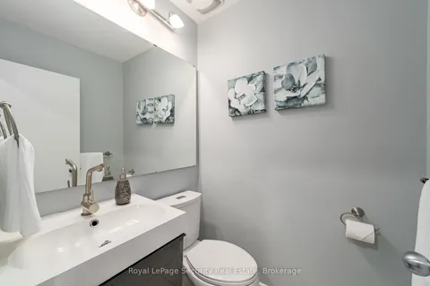 25 Parkchester Rd, Toronto, ON M6M 2S1