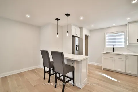 130 Calvington Dr, Toronto, ON M3M 2M4