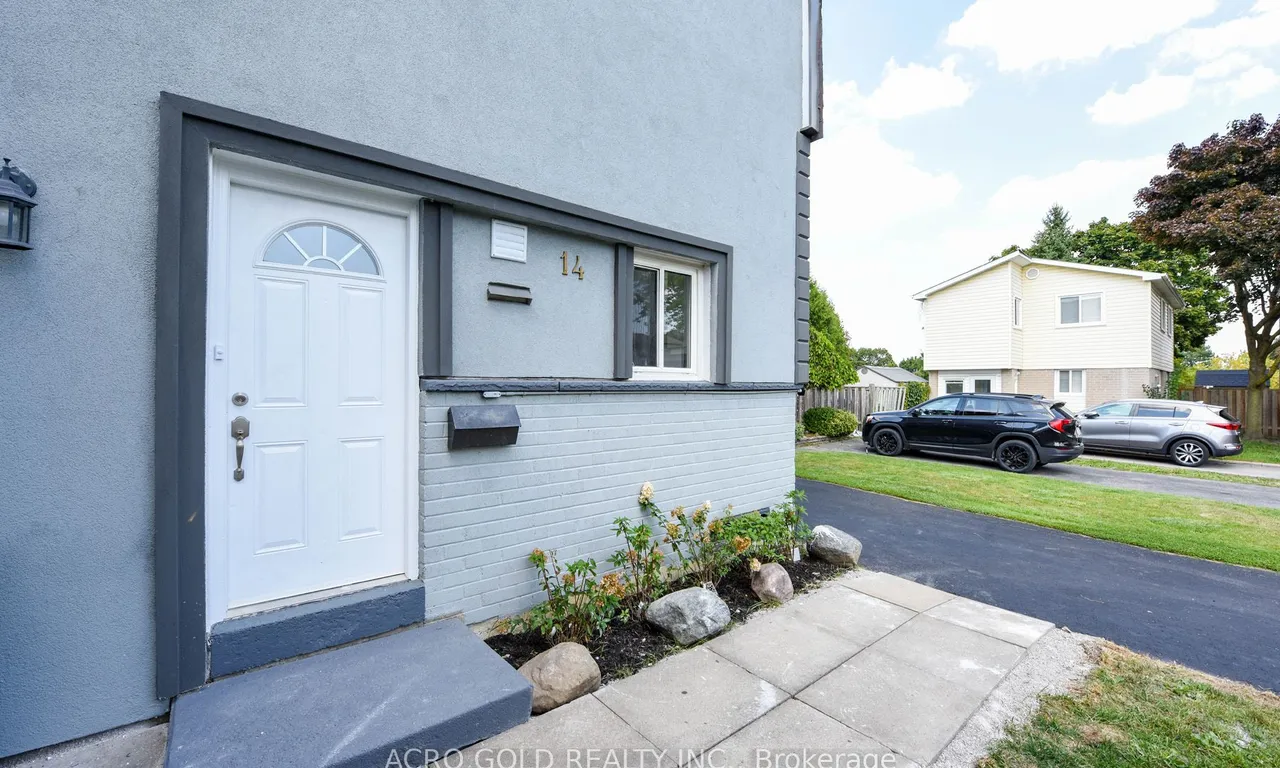 14 Hayden Crt, Brampton, ON L6S 1Y3