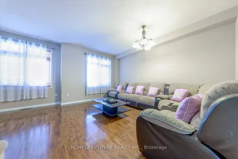 7035 Rexwood Rd, Mississauga, ON L4T 4M7