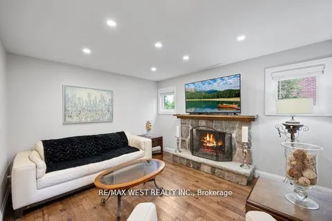 4021 Mahogany Row, Mississauga, ON L4W 2H7