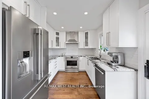 4021 Mahogany Row, Mississauga, ON L4W 2H7