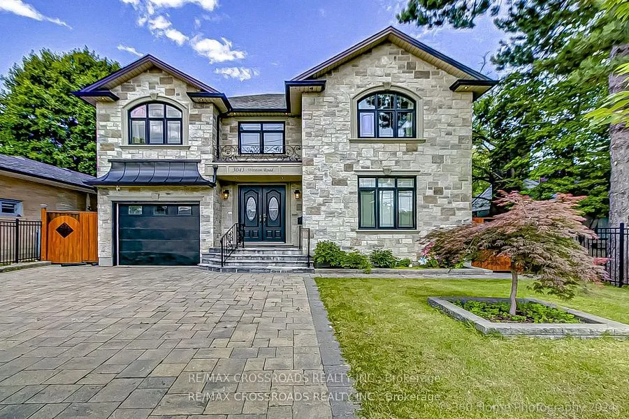 3043 Weston Rd, Toronto, ON M9M 2T1