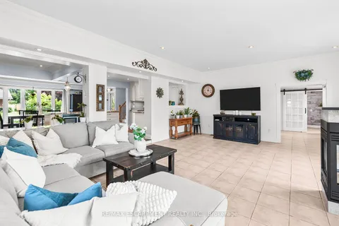 5407 Murray Cres, Burlington, ON L7L 3S6