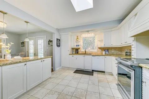 2109 Devon Rd, Oakville, ON L6J 5M4