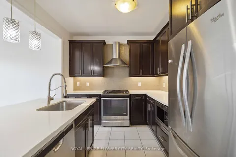 18 Rising Hill Rdge, Brampton, ON L6Y 0C3