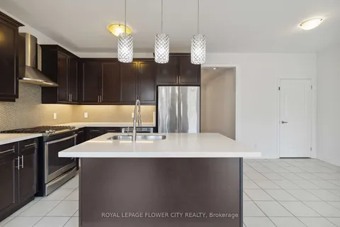 18 Rising Hill Rdge, Brampton, ON L6Y 0C3
