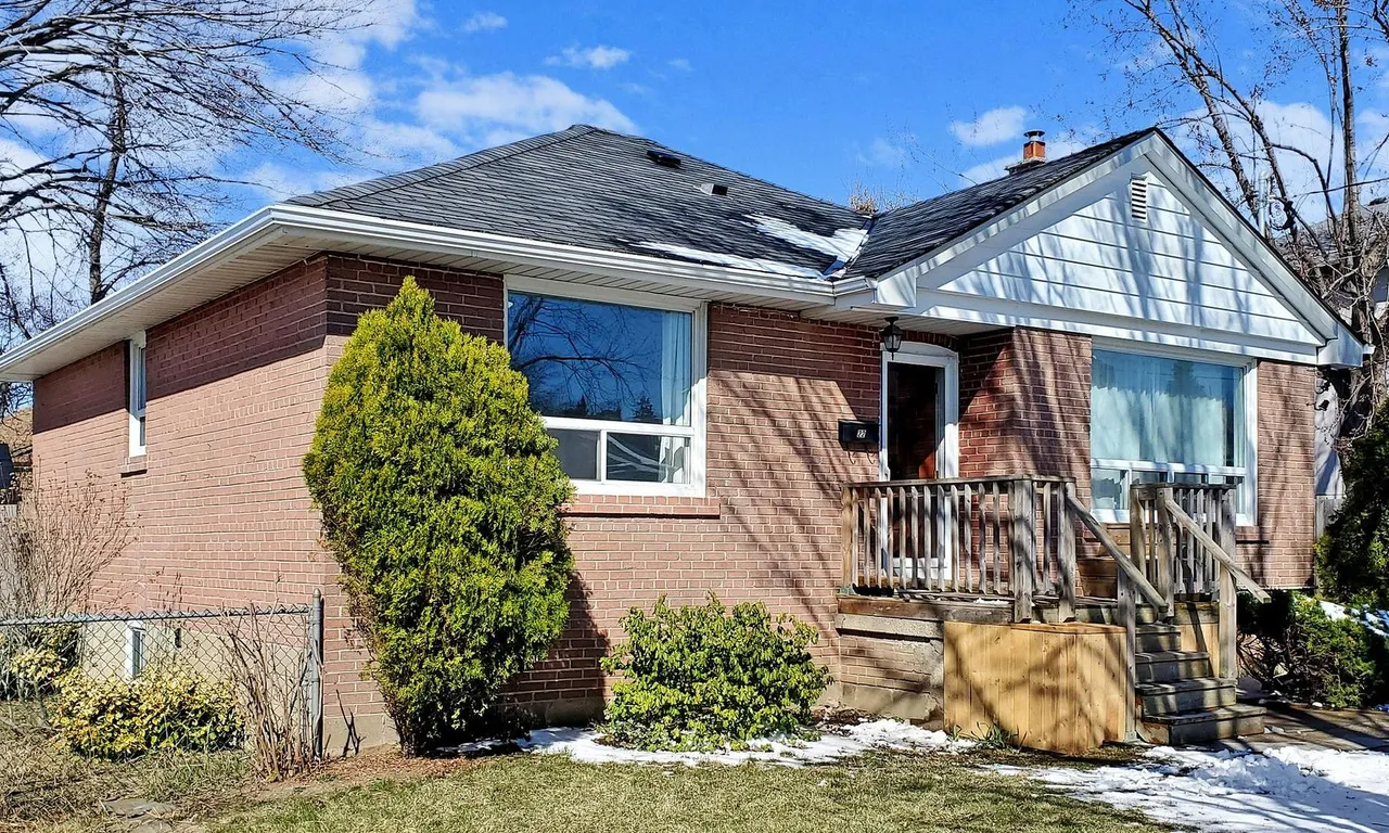 22 Chappel Hill Rd, Toronto, ON M3M 1M2
