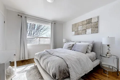 22 Chappel Hill Rd, Toronto, ON M3M 1M2