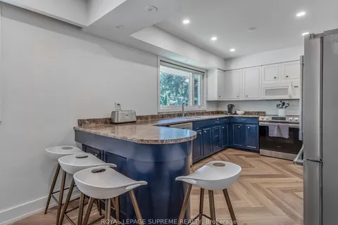 62 Haliburton Ave, Toronto, ON M9B 4Y4