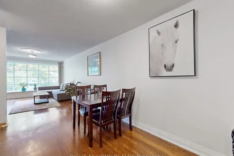 2409 Yeovil Rd, Mississauga, ON L5J 2G1