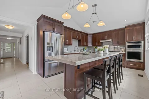 14 Downpatrick Cres, Toronto, ON M9R 4A4