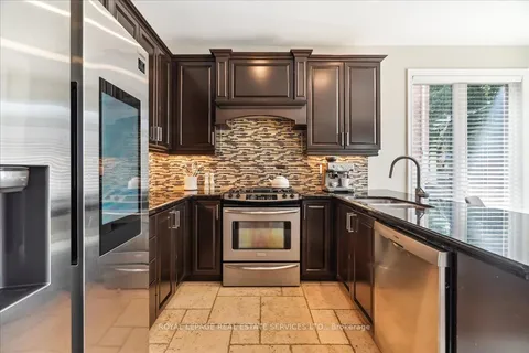 2254 Kwinter Rd, Oakville, ON L6M 0H2