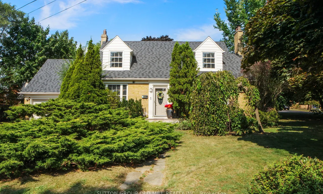 2 Bywood Dr, Toronto, ON M9A 1L7