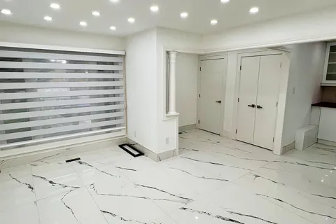 7247 Sigsbee Dr, Mississauga, ON L4T 3L6