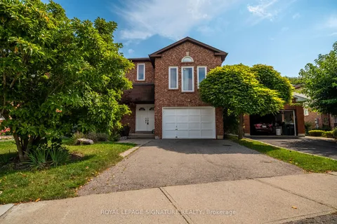 3569 Nutcracker Dr, Mississauga, ON L5N 6G1