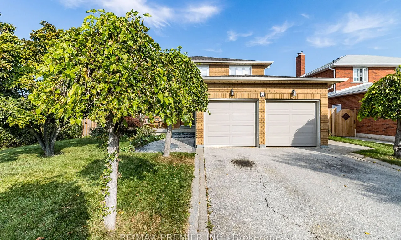 2 Ballycastle Cres, Brampton, ON L6Z 2V6