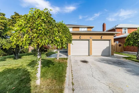 2 Ballycastle Cres, Brampton, ON L6Z 2V6