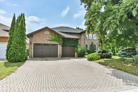 3588 Thorpedale Crt, Mississauga, ON L5L 3V6