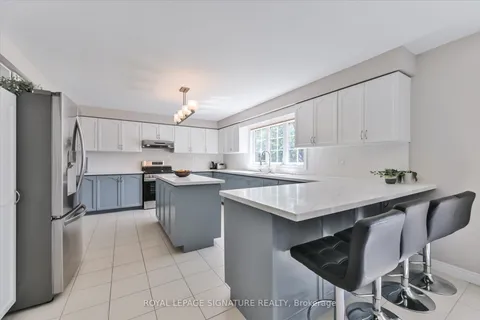 3588 Thorpedale Crt, Mississauga, ON L5L 3V6