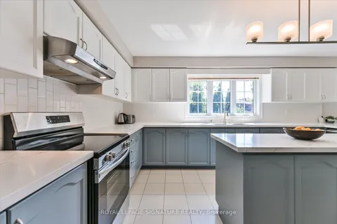 3588 Thorpedale Crt, Mississauga, ON L5L 3V6