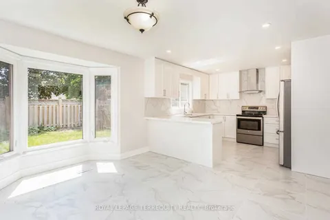 5370 Ruperts Gate Dr, Mississauga, ON L5M 5C5