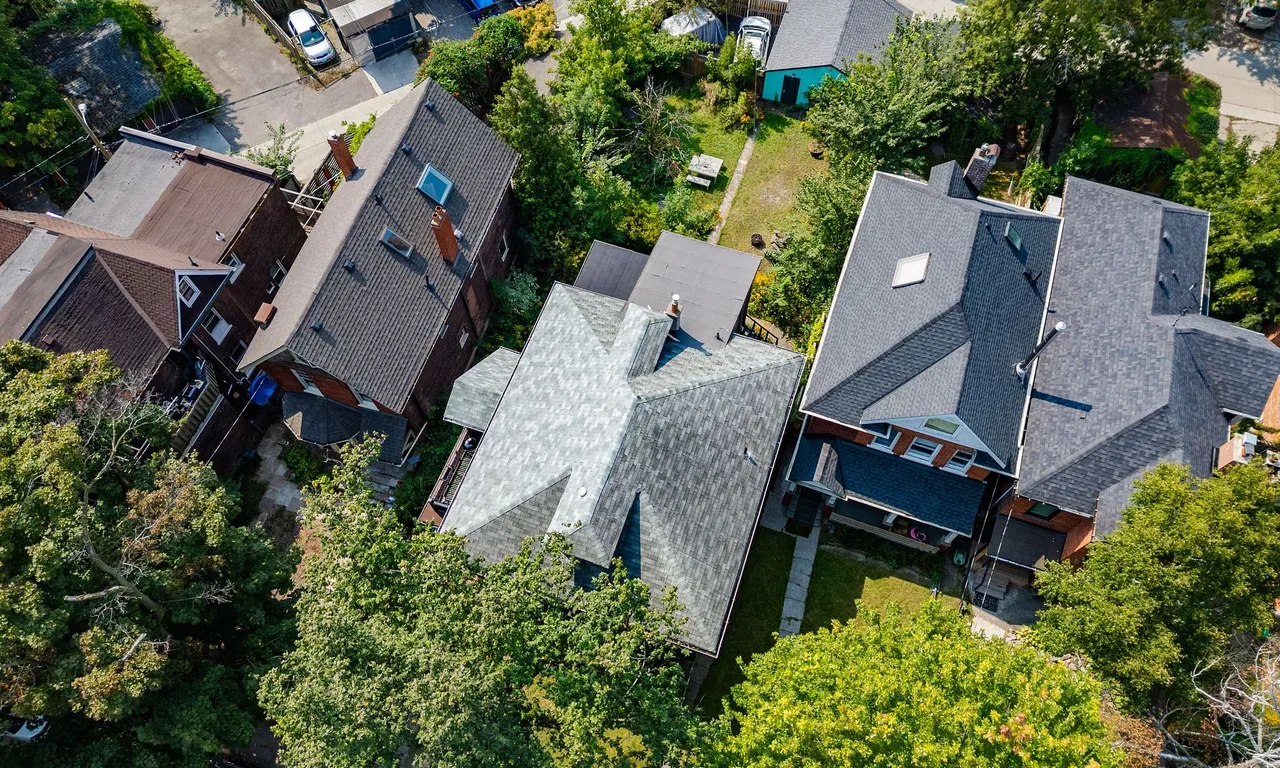 44 Wilson Park Rd, Toronto, ON M6K 3B5