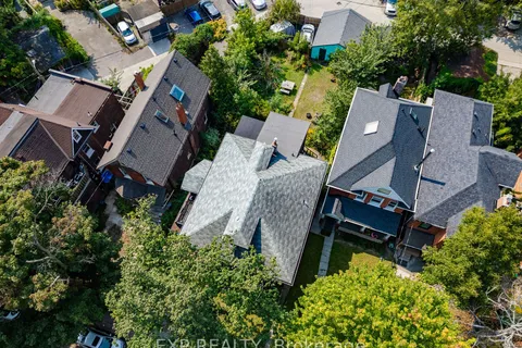 44 Wilson Park Rd, Toronto, ON M6K 3B5