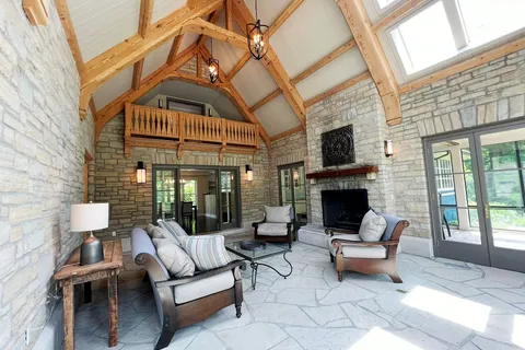 2176 Forks Of The Credit Rd, Caledon, ON L7K 2H6