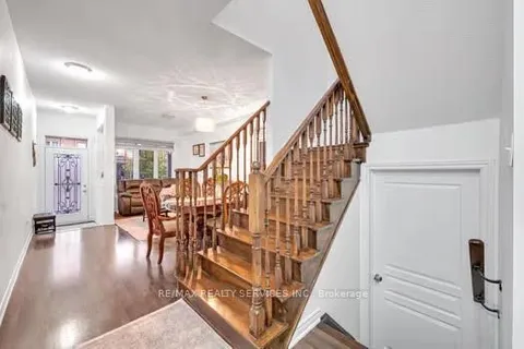12 Fitzgibson St, Brampton, ON L6Y 5Y5