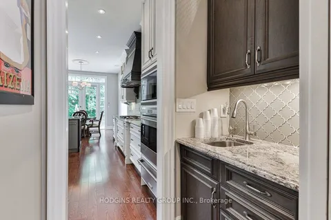 1857 Ivygate Crt, Mississauga, ON L5L 0A8