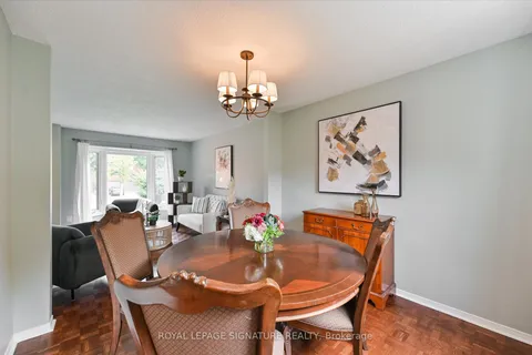 4273 Credit Pointe Dr, Mississauga, ON L5M 3K3