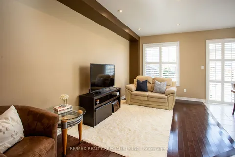 4802 Bluefeather Line, Mississauga, ON L5R 0E2