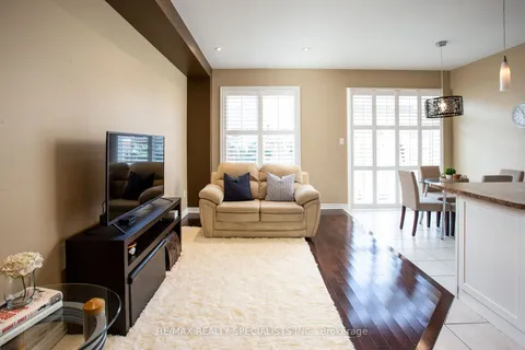 4802 Bluefeather Line, Mississauga, ON L5R 0E2