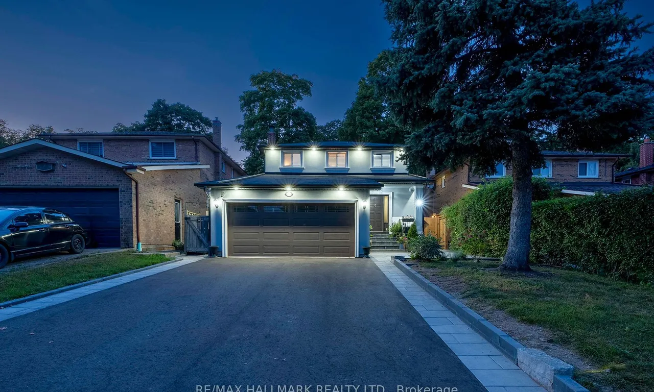 227 Chalfield Lane, Mississauga, ON L4Z 1L1