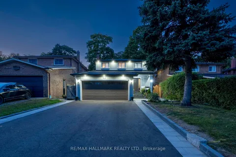 227 Chalfield Lane, Mississauga, ON L4Z 1L1