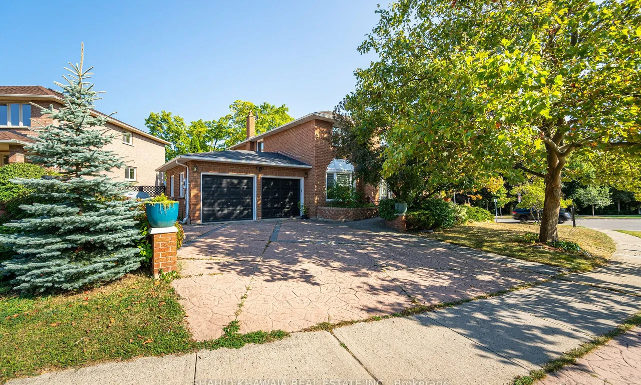 2916 Sycamore St, Oakville, ON L6J 7H6