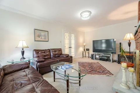 2916 Sycamore St, Oakville, ON L6J 7H6