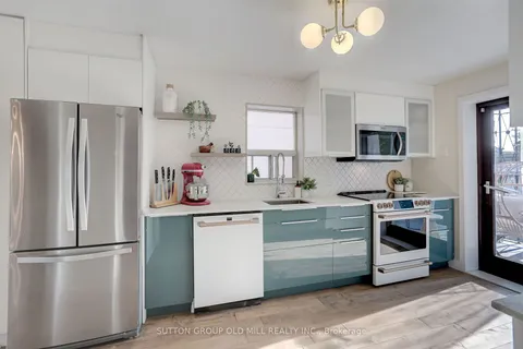 60 Carrick Ave, Toronto, ON M6N 3J5