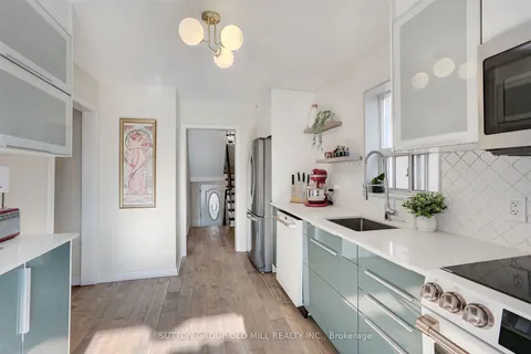 60 Carrick Ave, Toronto, ON M6N 3J5