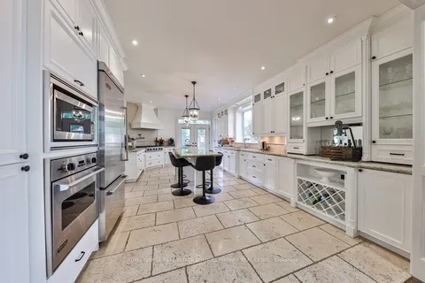 1359 Sedgewick Cres, Oakville, ON L6L 1X9