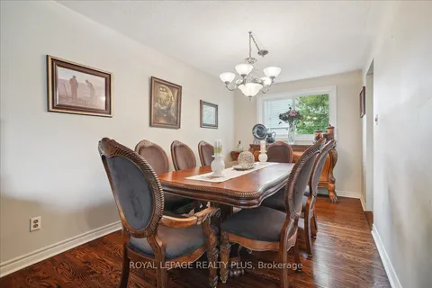 557 Trafford Cres, Oakville, ON L6L 3T4