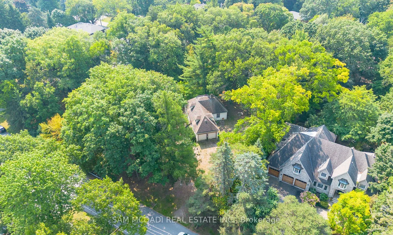 1322 Birchview Dr, Mississauga, ON L5H 3E4