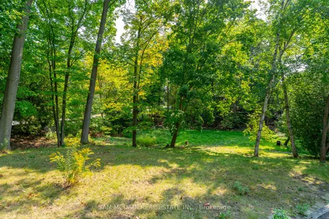 1322 Birchview Dr, Mississauga, ON L5H 3E4