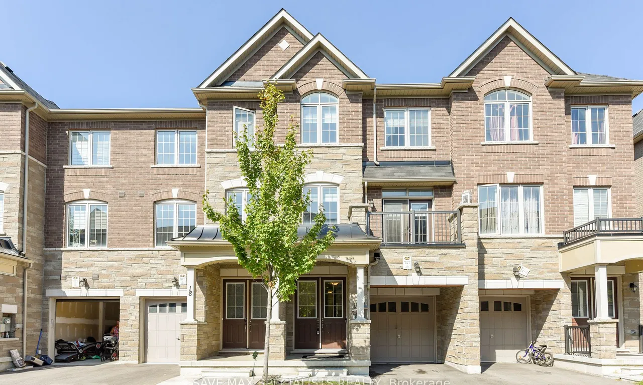 16 FAYE St, Brampton, ON L6P 4M9