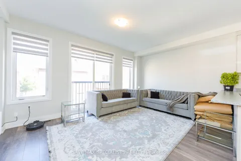 16 FAYE St, Brampton, ON L6P 4M9